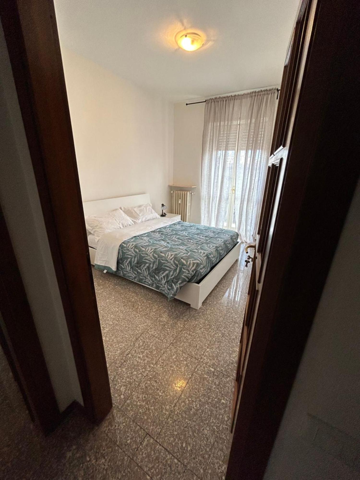 Bed Station -Self Check In- Bed & Breakfast Бергамо Екстериор снимка