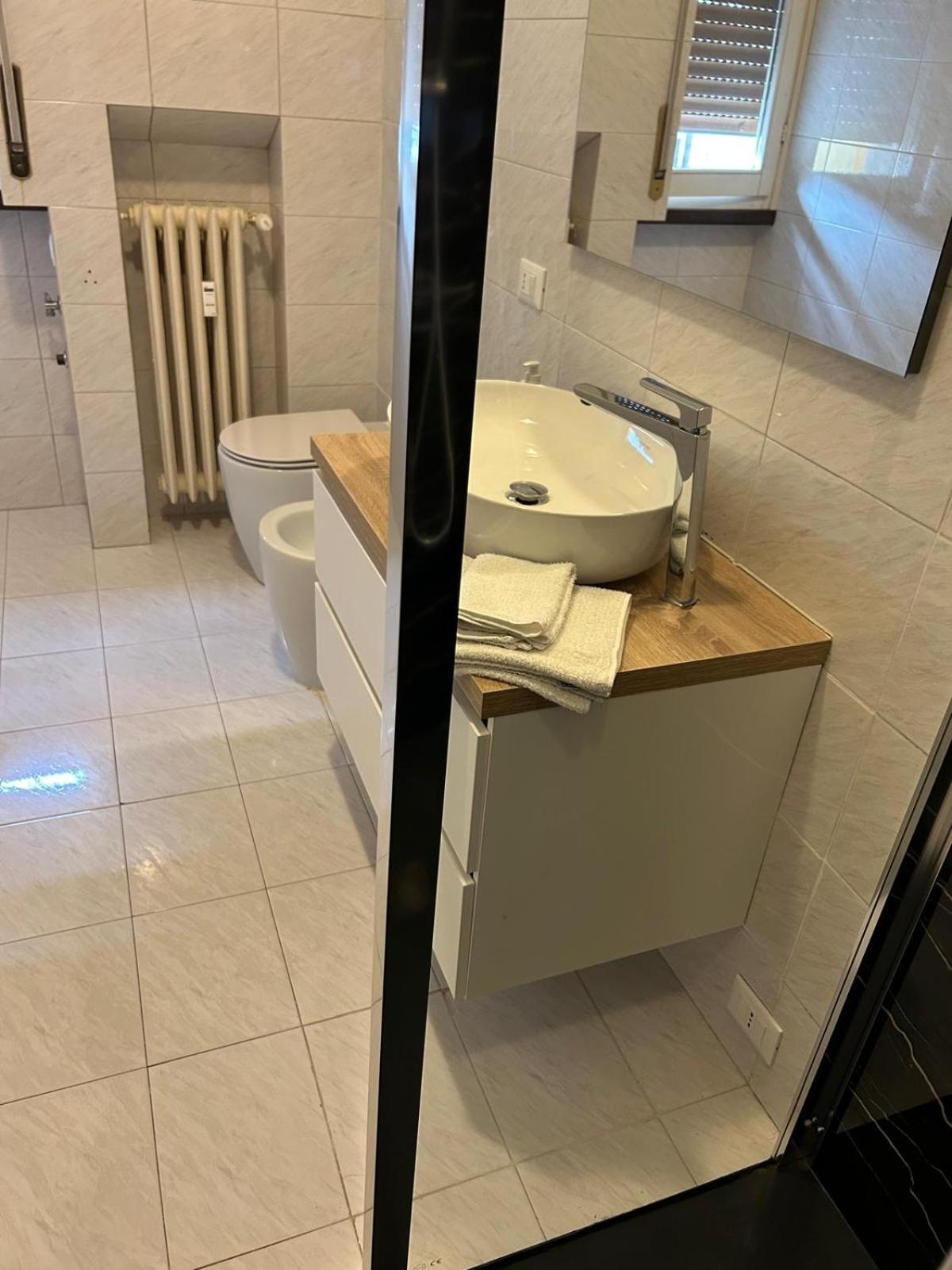 Bed Station -Self Check In- Bed & Breakfast Бергамо Екстериор снимка